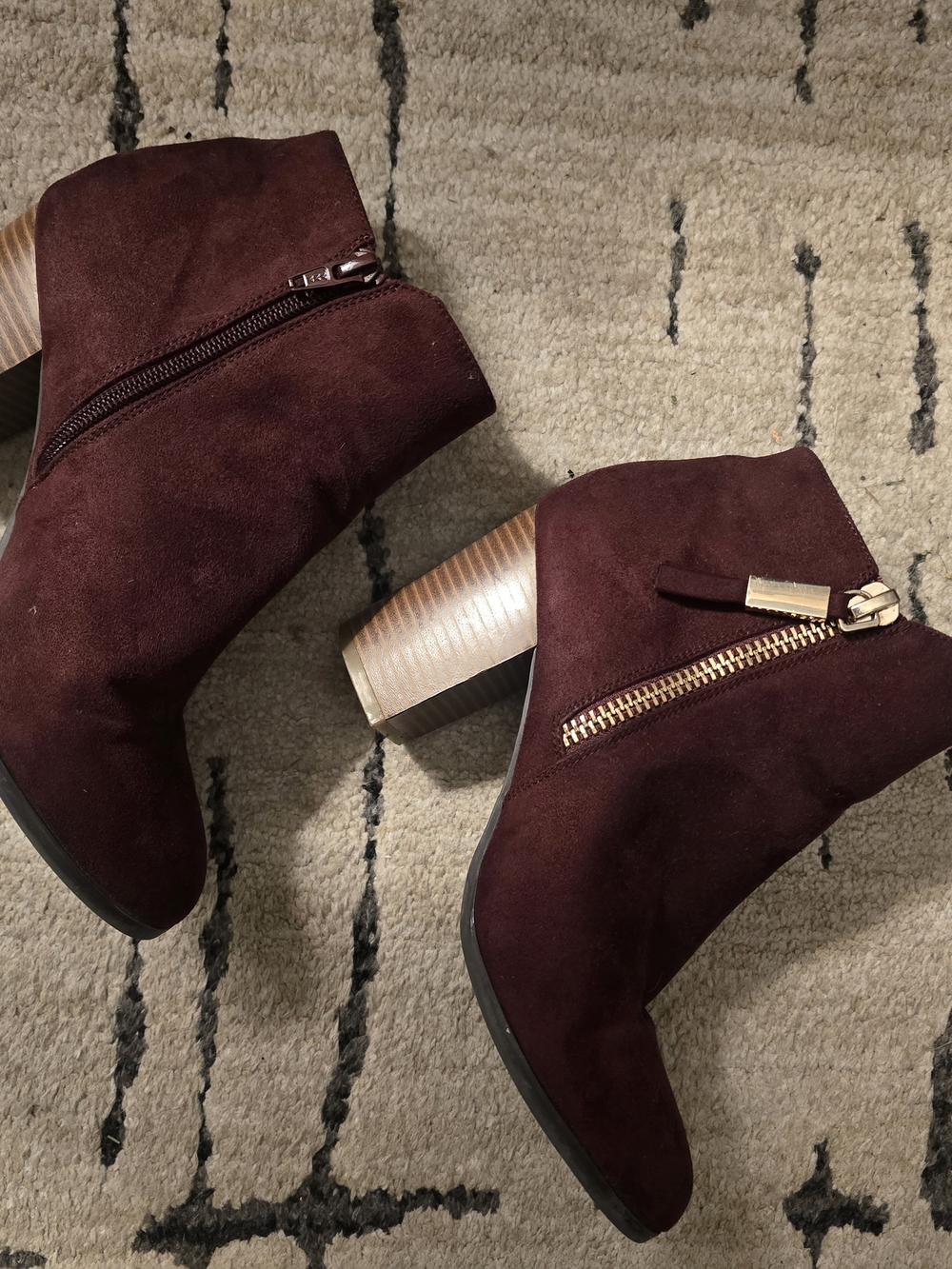 Apt 9 Women’s Suede Ankle Booties in Burgundy with Side Zip